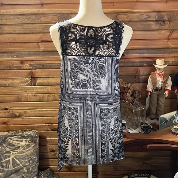 EUC One World Tank Top - Picture 5 of 11